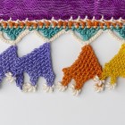 Detail eines Männertuchs: Gänsefuß-Oya